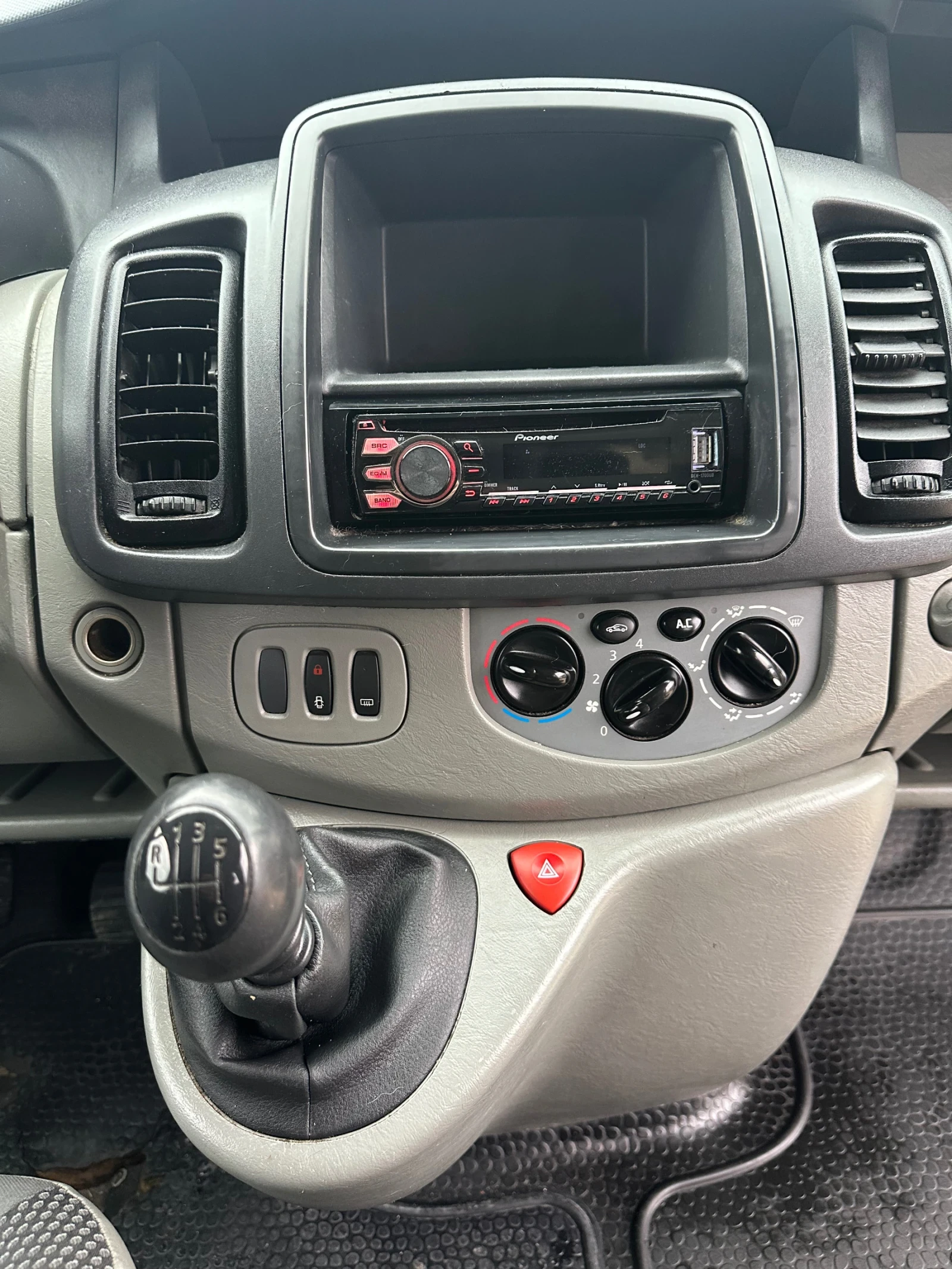 Opel Vivaro Opel vivaro 8+ 1 климатик 2011 - изображение 9