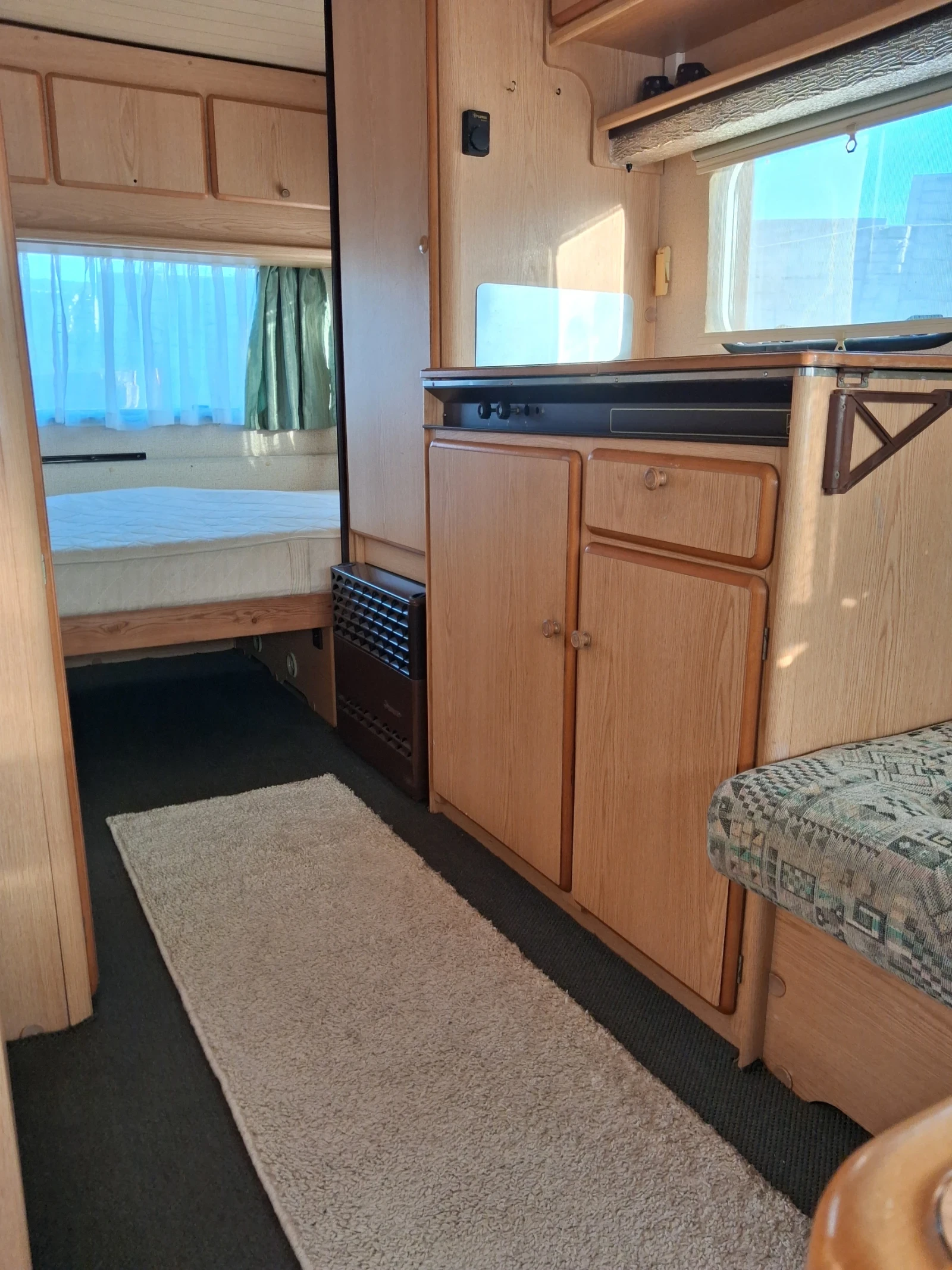 Каравана Knaus Lux , снимка 4 - Каравани и кемпери - 56367200