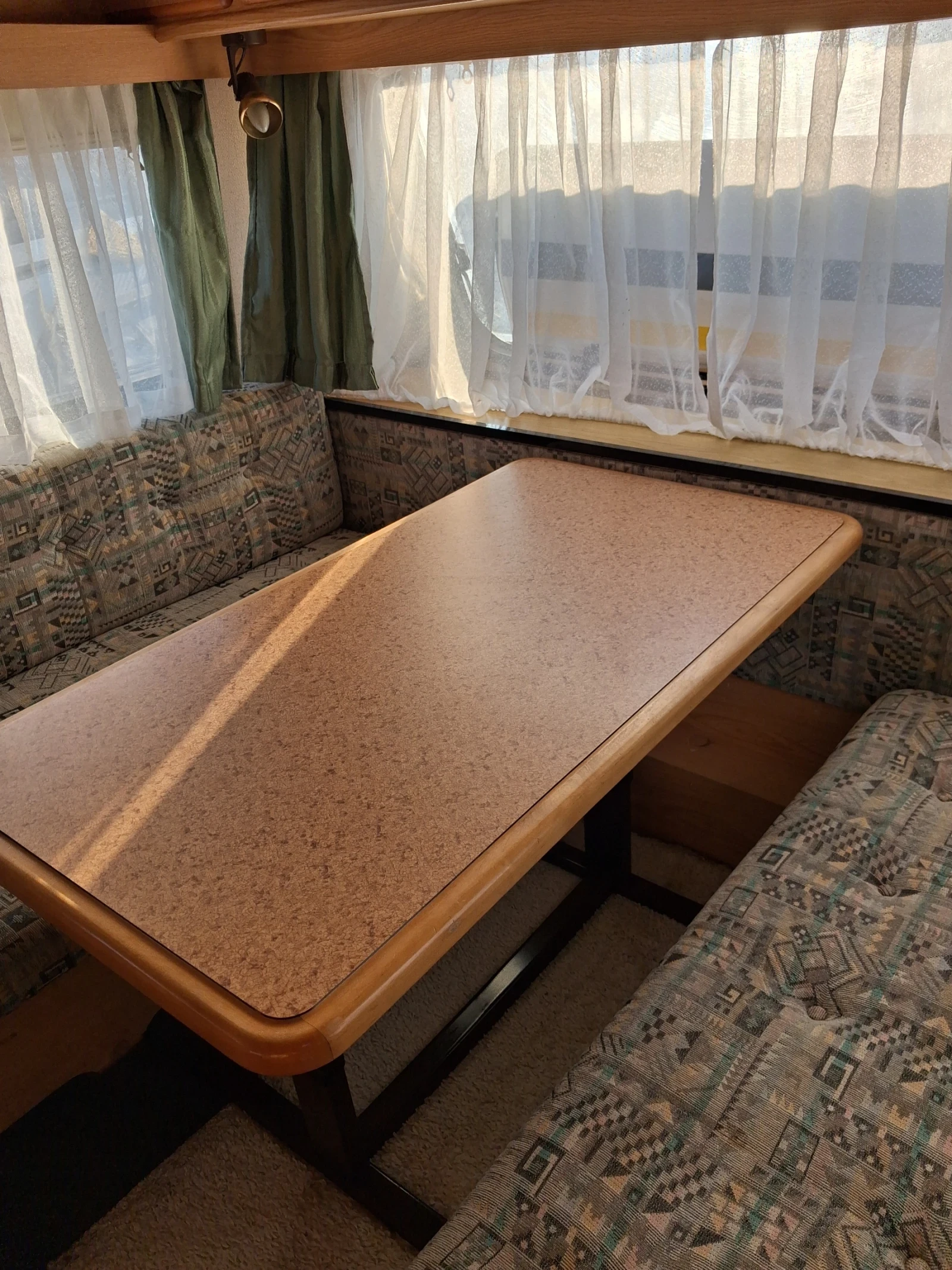 Каравана Knaus Lux , снимка 7 - Каравани и кемпери - 56367200