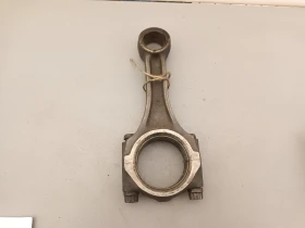 Биела,мотовилка нисан терано 2.7тди