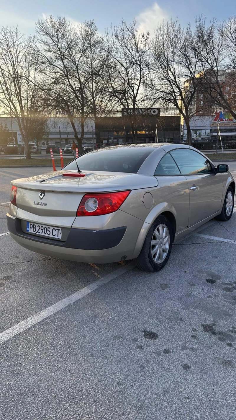 Renault Megane 2, 0i Газ, снимка 15 - Автомобили и джипове - 49213948