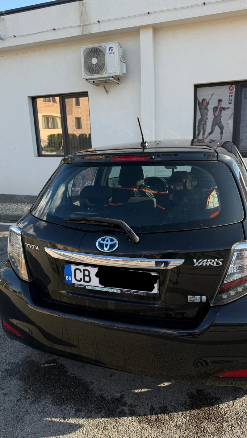 Toyota Yaris Hybrid , снимка 4 - Автомобили и джипове - 51773806