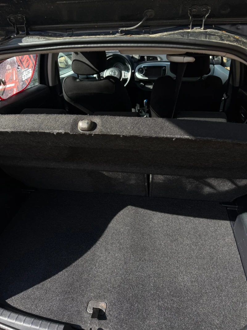 Toyota Yaris Hybrid , снимка 13 - Автомобили и джипове - 51773806