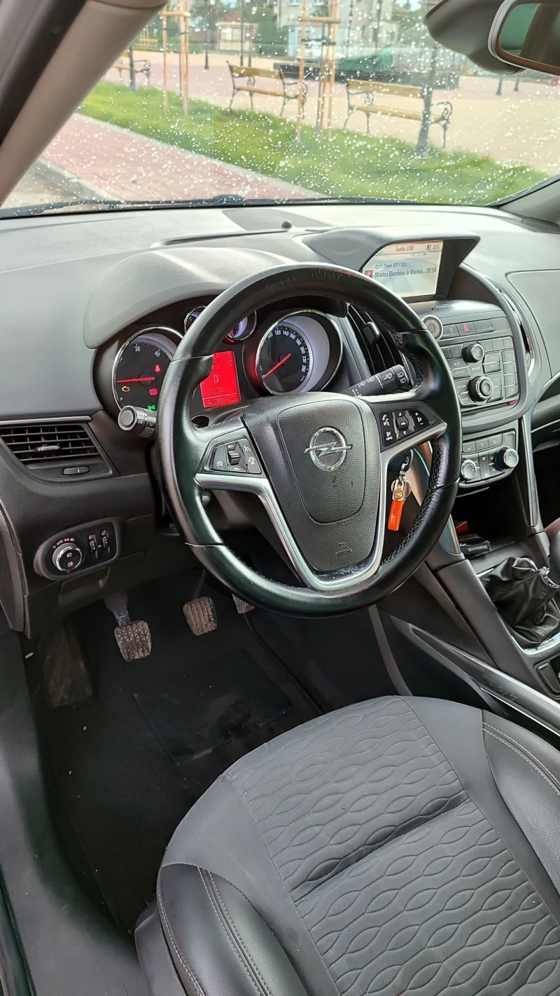 Opel Zafira Tourer , снимка 8 - Автомобили и джипове - 52473078