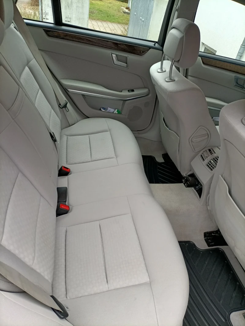Mercedes-Benz E 250 250 CDI 4 matic, снимка 12 - Автомобили и джипове - 53221334