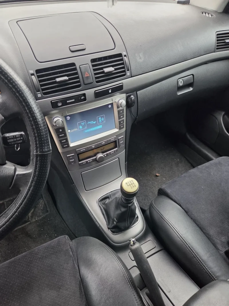 Toyota Avensis, снимка 10 - Автомобили и джипове - 53287773