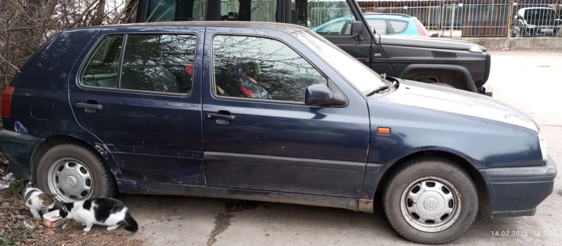 VW Golf, снимка 13 - Автомобили и джипове - 53534236