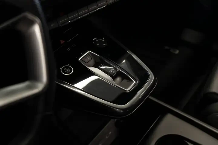 Audi E-Tron Q4 Sportsback Technik 50, снимка 13 - Автомобили и джипове - 56660683