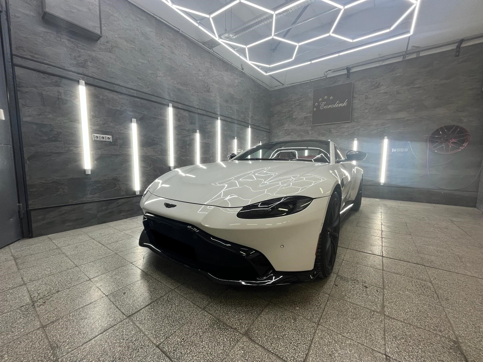 Aston martin V8 Vantage 4.0 V8 585 к.с. карбон - изображение 1