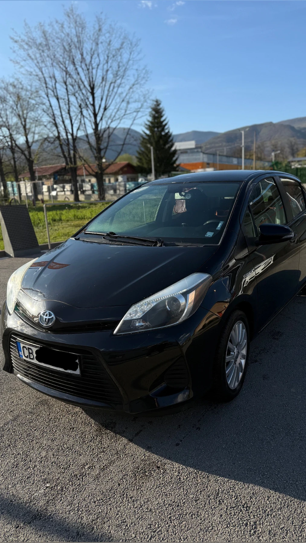 Toyota Yaris Hybrid  - изображение 2