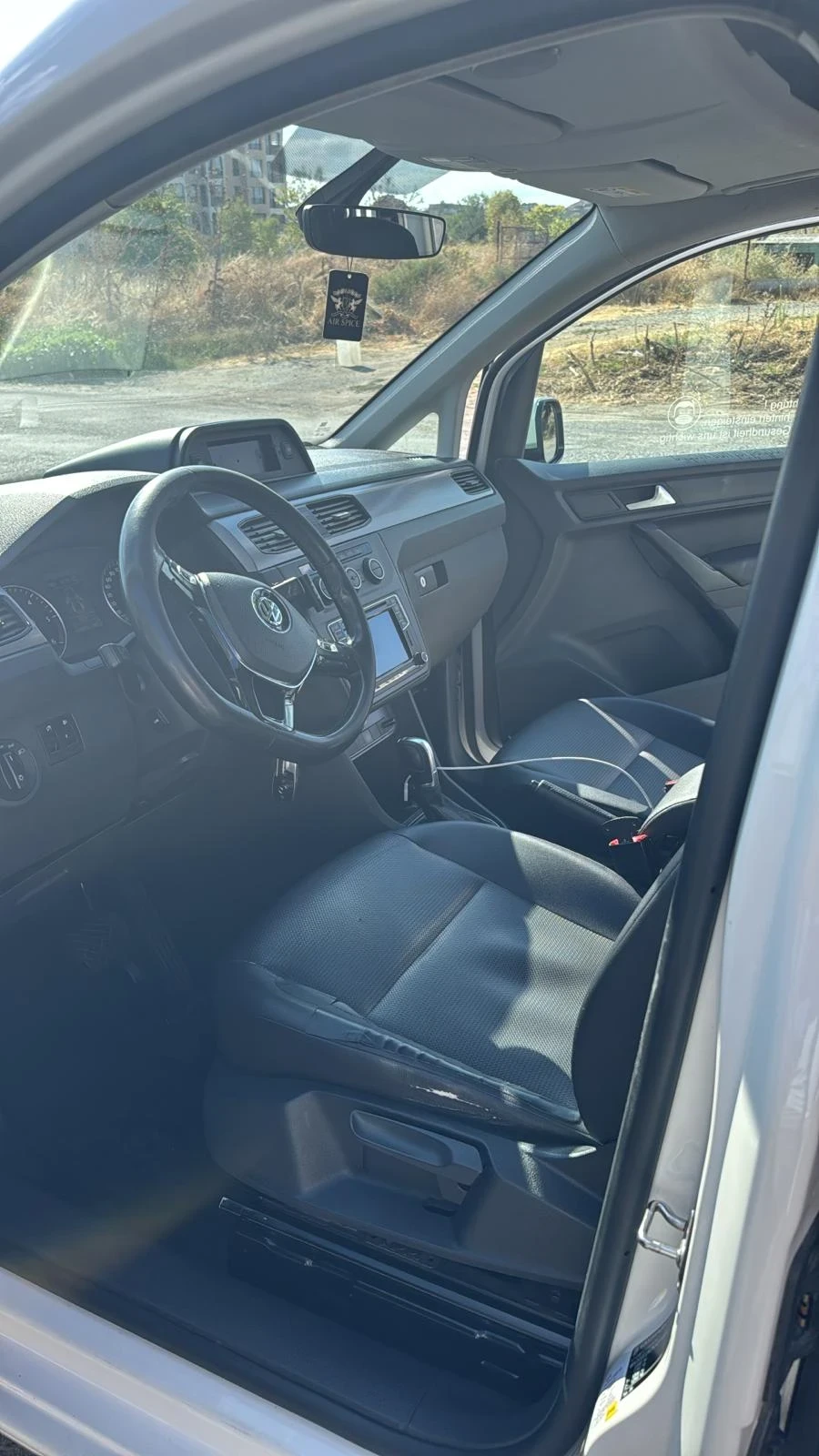 VW Caddy Maxi  DSG - изображение 5