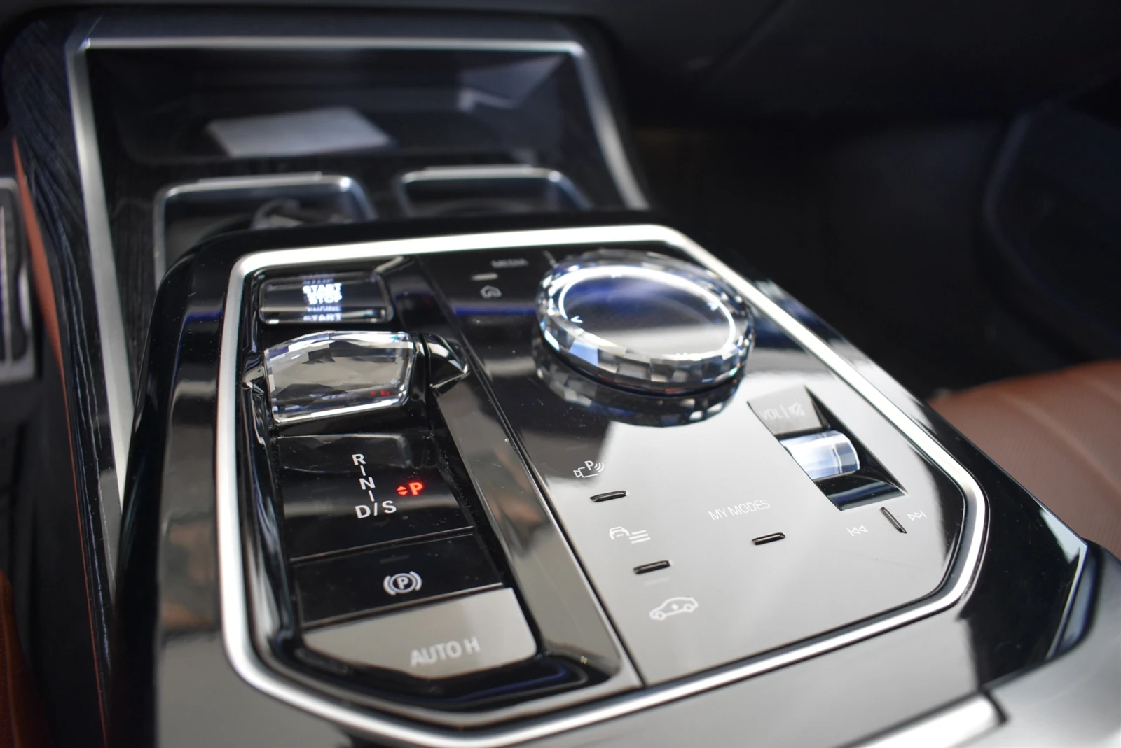 BMW 740 xDrive  | Mobile.bg   11