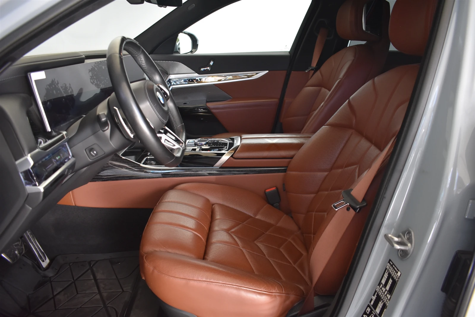 BMW 740 xDrive Седан - изображение 6