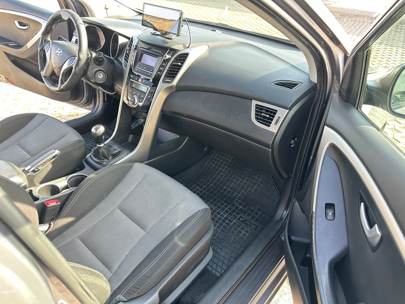 Hyundai I30, снимка 7 - Автомобили и джипове - 53711032