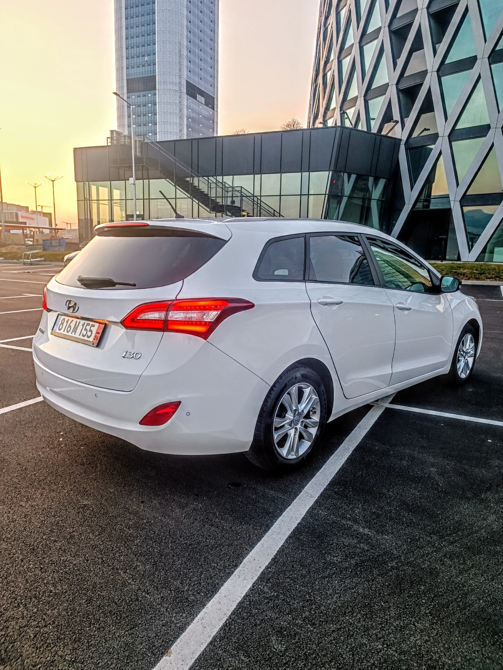 Hyundai I30 1.4 CRDI | ������� | LED | ���� ���� |  | Mobile.bg � ����������� 7