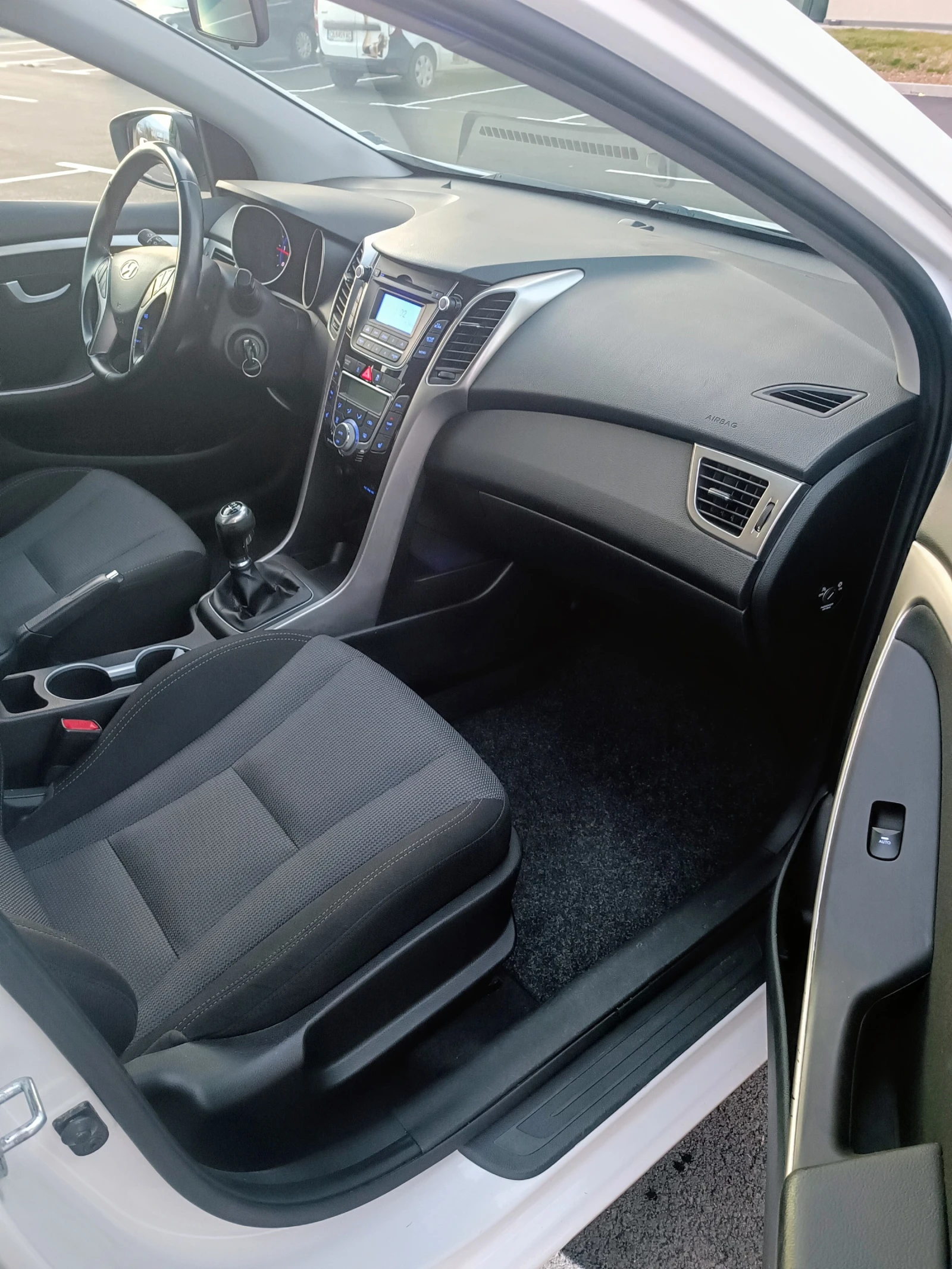 Hyundai I30 1.4 CRDI | ������� | LED | ���� ���� |  | Mobile.bg � ����������� 10