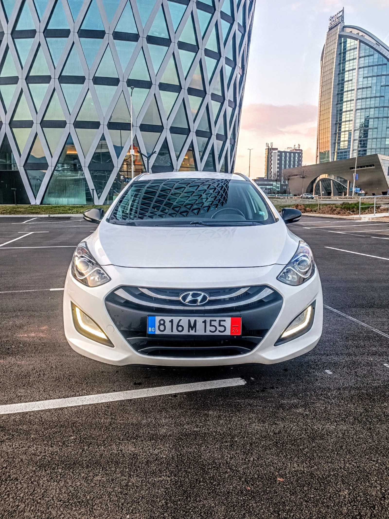 Hyundai I30 1.4 CRDI | ������� | LED | ���� ���� |  | Mobile.bg � ����������� 4