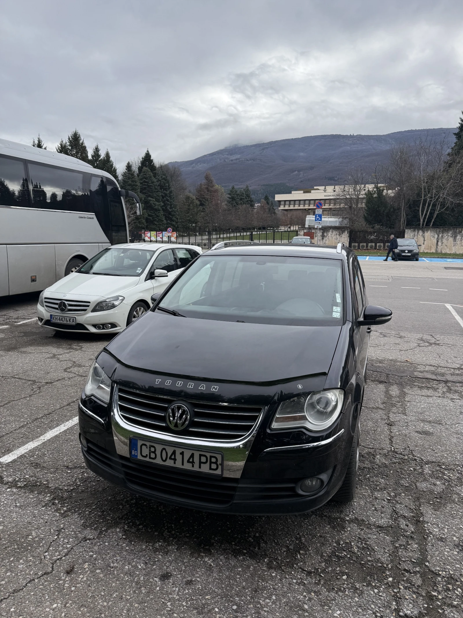 VW Touran 1.4 TSI, снимка 4 - Автомобили и джипове - 53823612