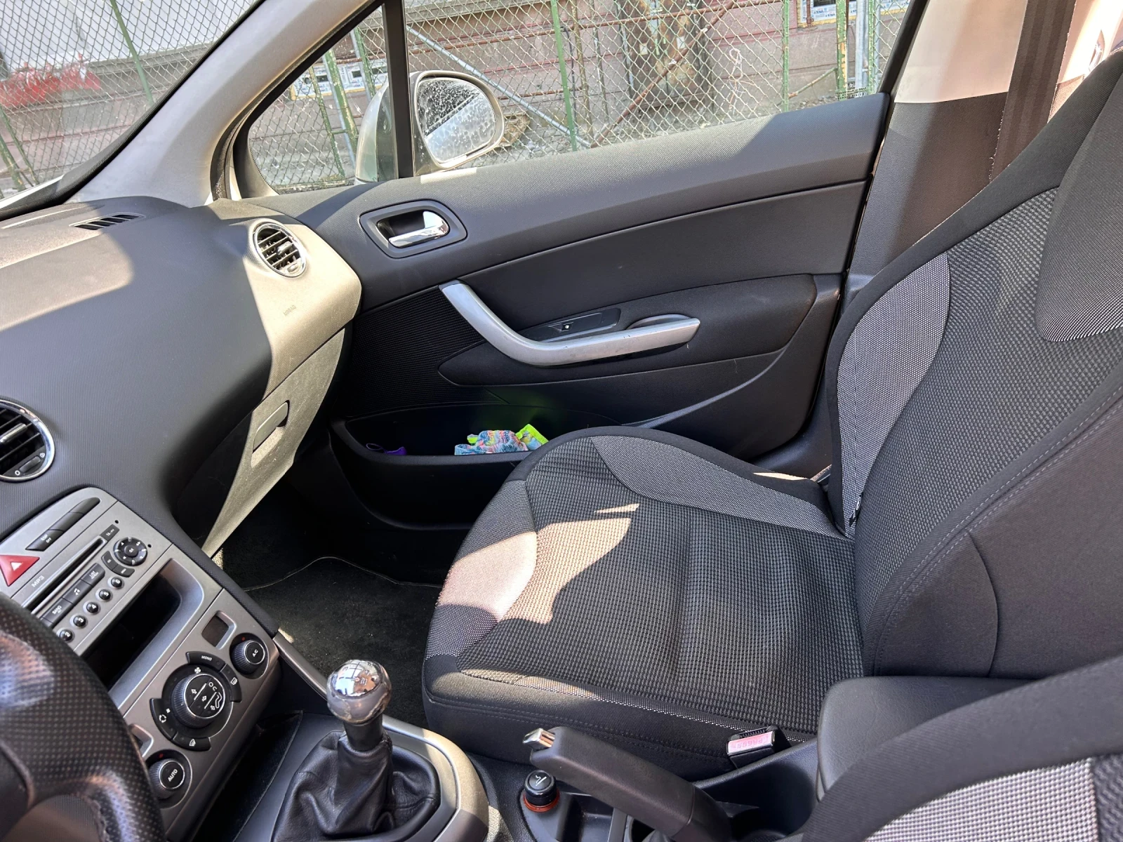 Peugeot 308 1, 6 HDI, снимка 11 - Автомобили и джипове - 53848020