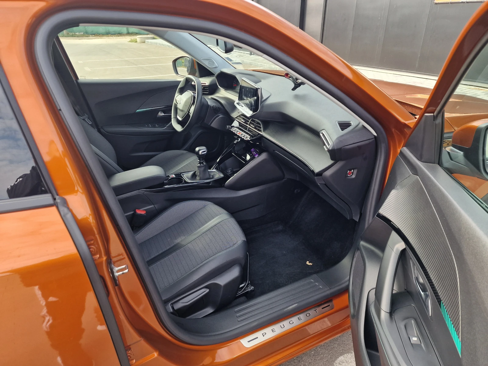 Peugeot 2008 allure, снимка 7 - Автомобили и джипове - 53869581