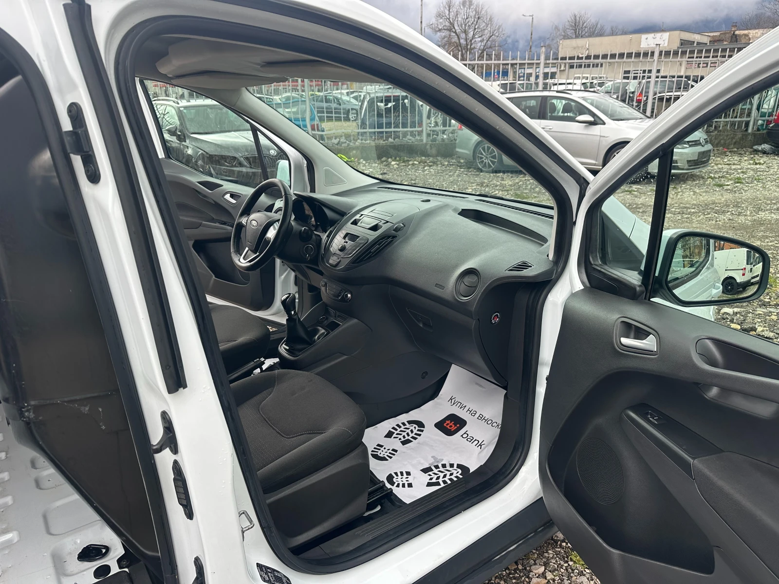 Ford Courier 1.oi 101kc EURO6, снимка 15 - Автомобили и джипове - 54091037