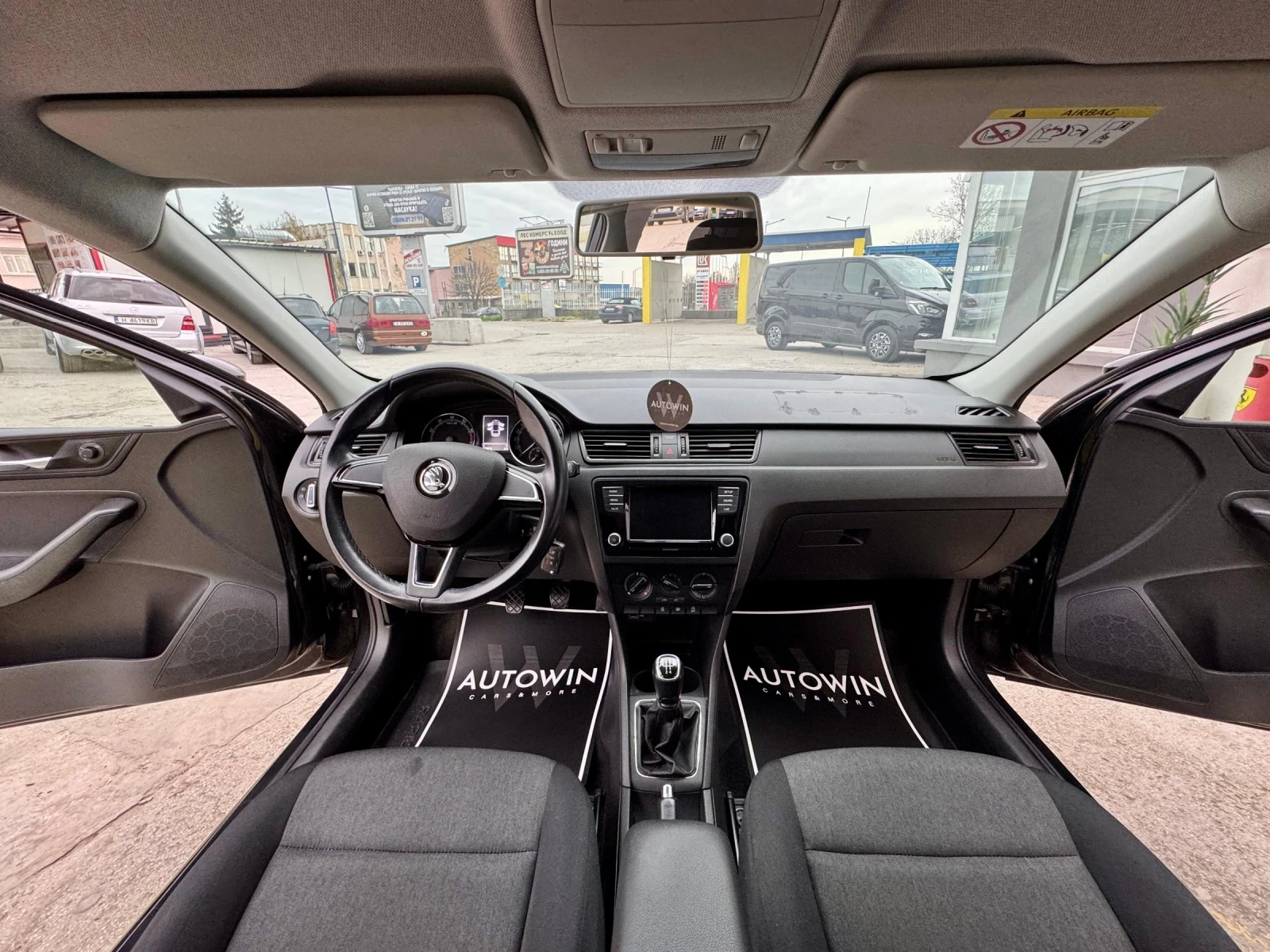 Skoda Rapid 1.0 TSI, снимка 12 - Автомобили и джипове - 54128294