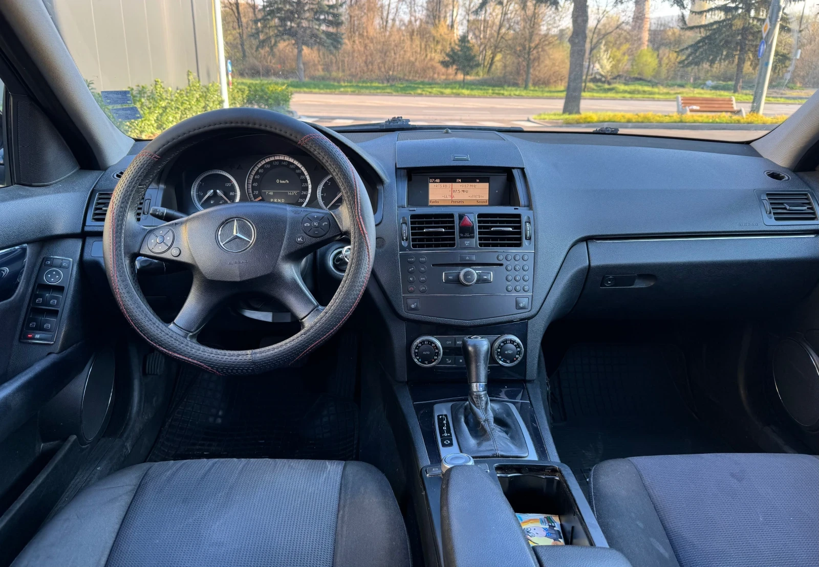 Mercedes-Benz C 220, снимка 3 - Автомобили и джипове - 54240853