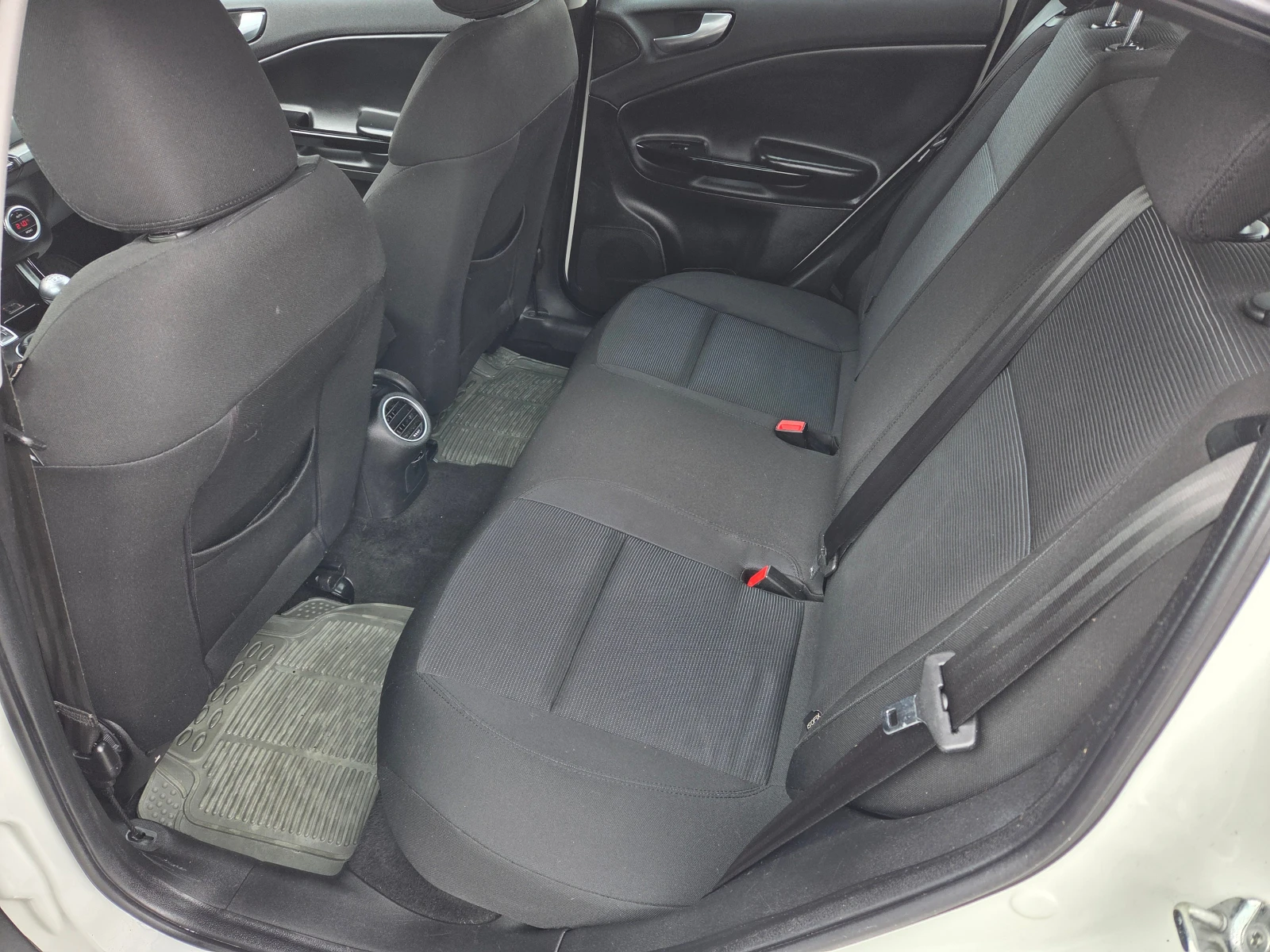 Alfa Romeo Giulietta 1.4T/GPL, снимка 8 - Автомобили и джипове - 54279838