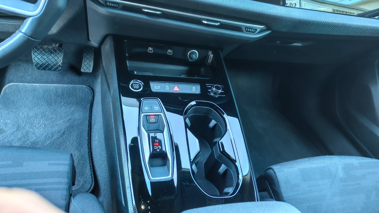 Audi A5 Гаранционно, снимка 13 - Автомобили и джипове - 54309665