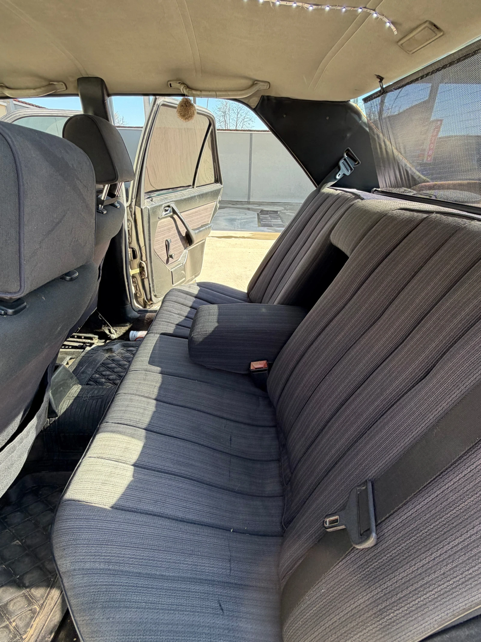 Mercedes-Benz 124, снимка 9 - Автомобили и джипове - 54320338