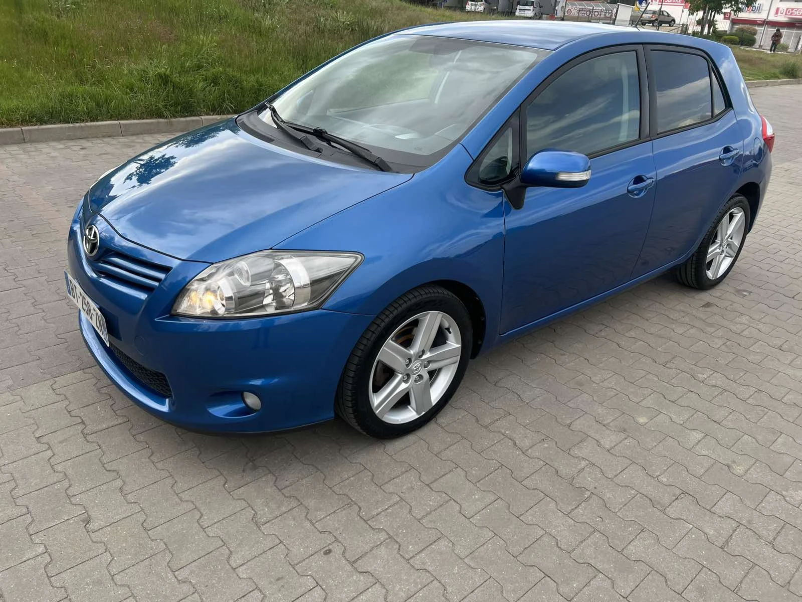 Toyota Auris 2.0D4D Sportline, снимка 2 - Автомобили и джипове - 54514790