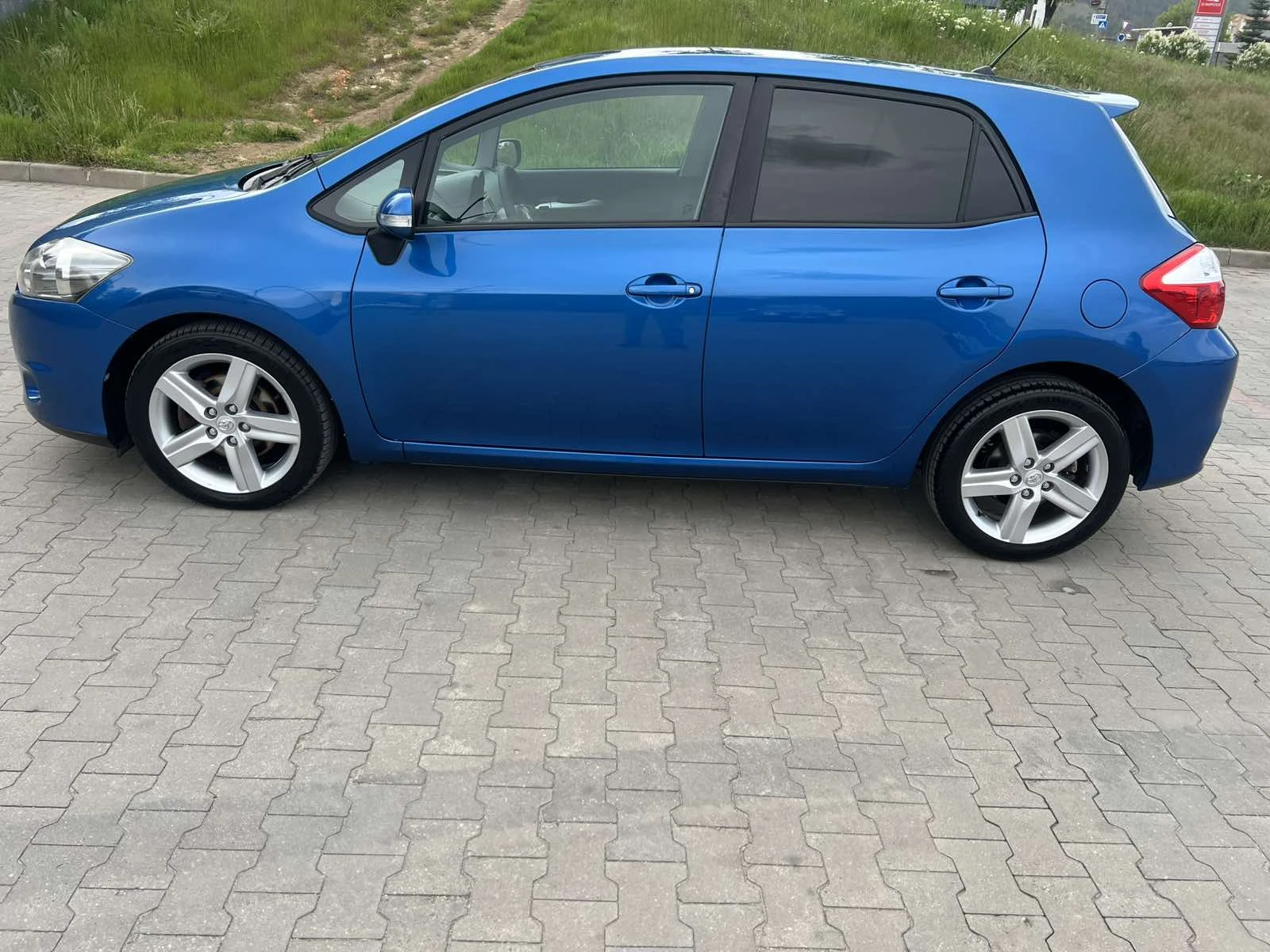 Toyota Auris 2.0D4D Sportline, снимка 3 - Автомобили и джипове - 54514790
