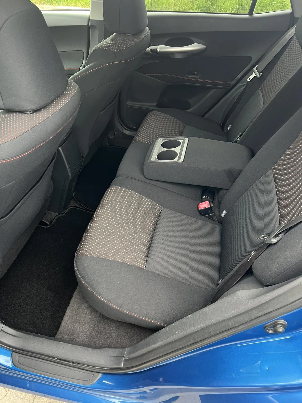 Toyota Auris 2.0D4D Sportline, снимка 10 - Автомобили и джипове - 54514790