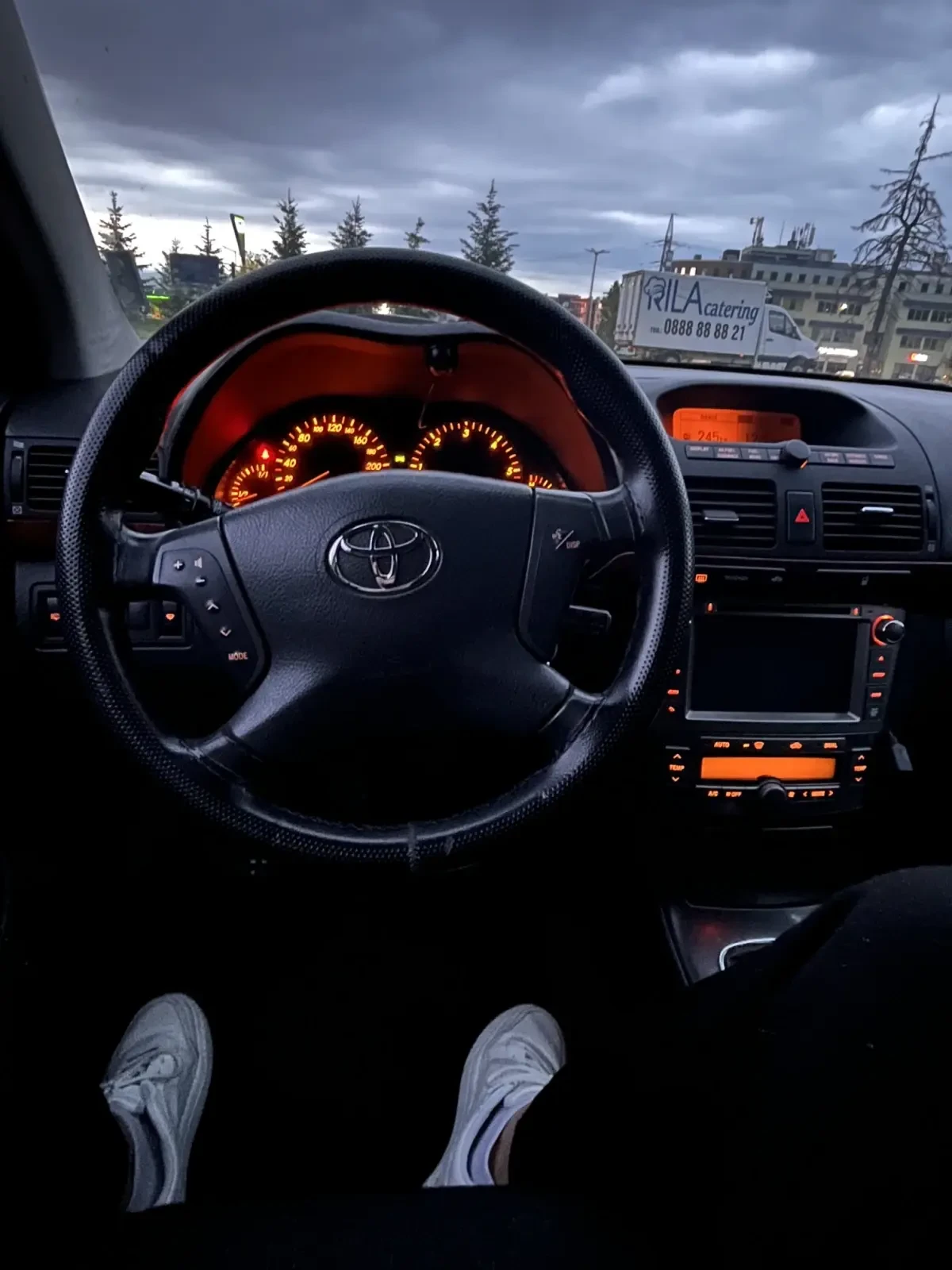 Toyota Avensis, снимка 8 - Автомобили и джипове - 54621104