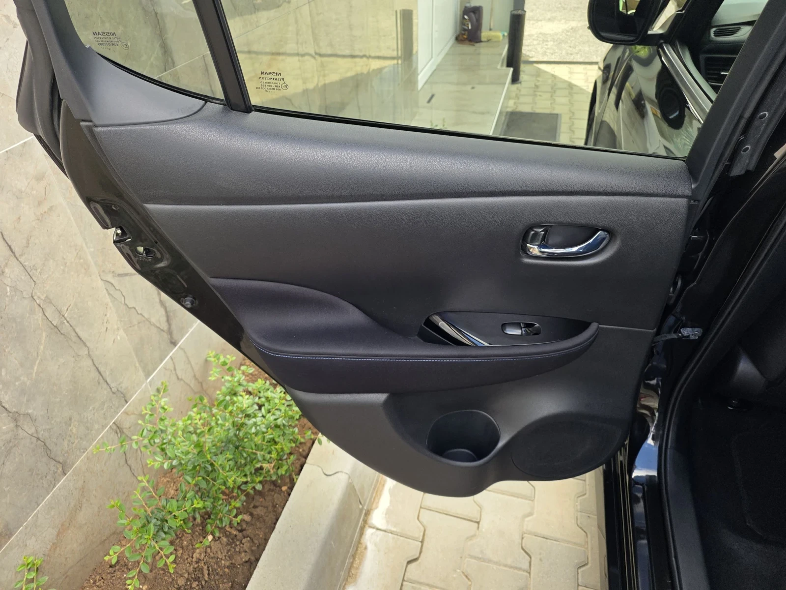 Nissan Leaf  93.2%, снимка 10 - Автомобили и джипове - 54914343