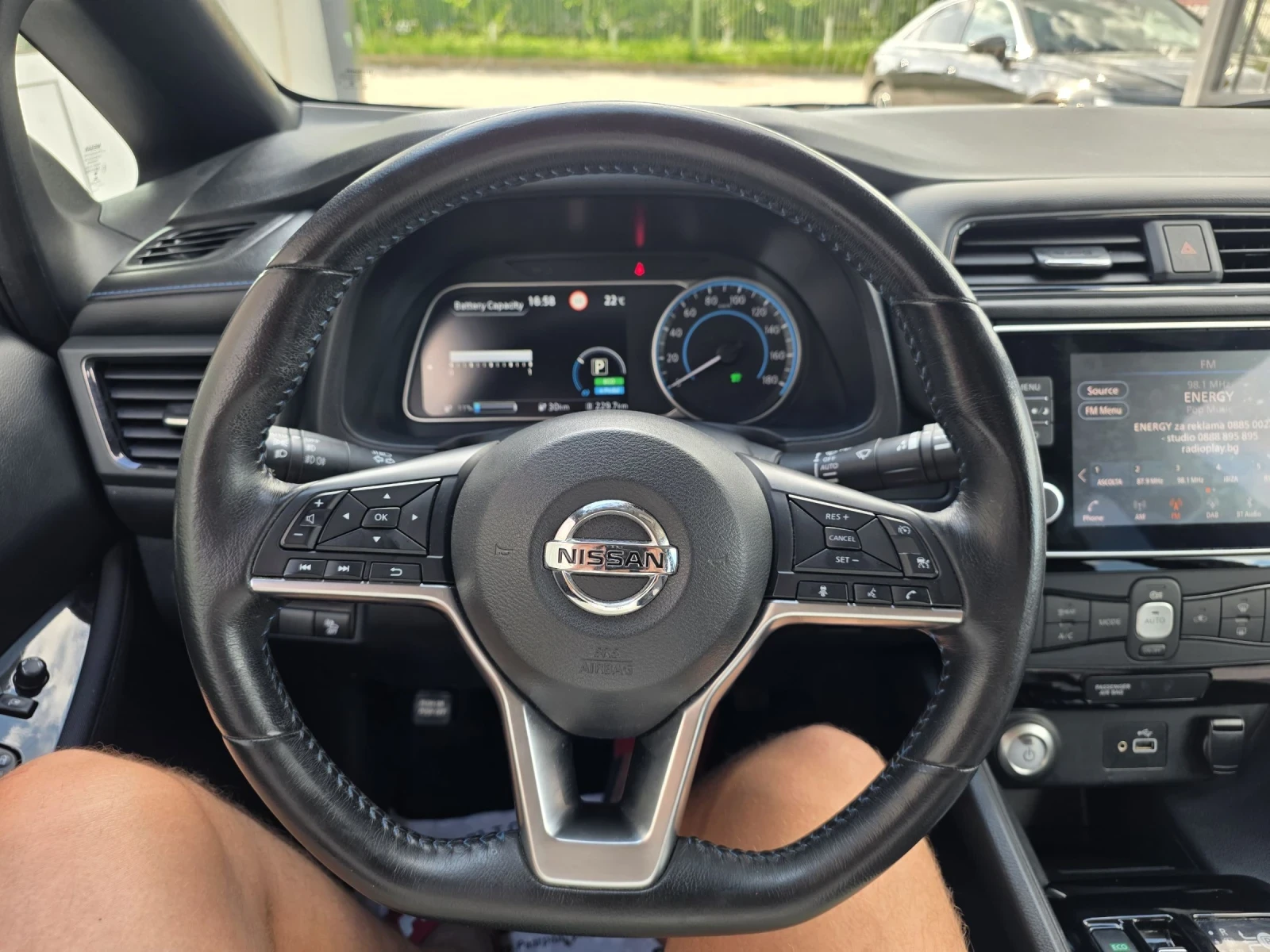 Nissan Leaf  93.2%, снимка 17 - Автомобили и джипове - 54914343