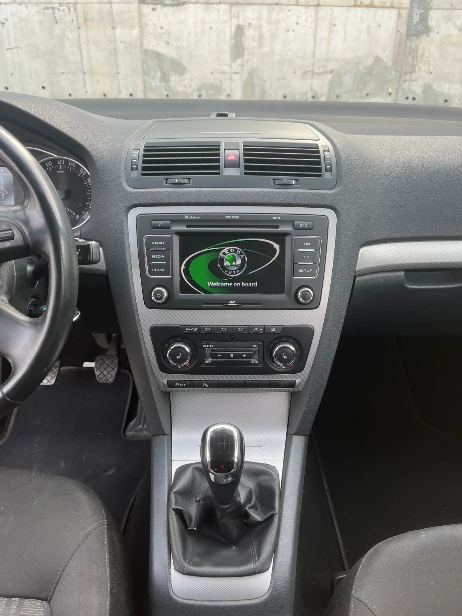 Skoda Octavia 1.6TDI 4x4, снимка 5 - Автомобили и джипове - 55365062