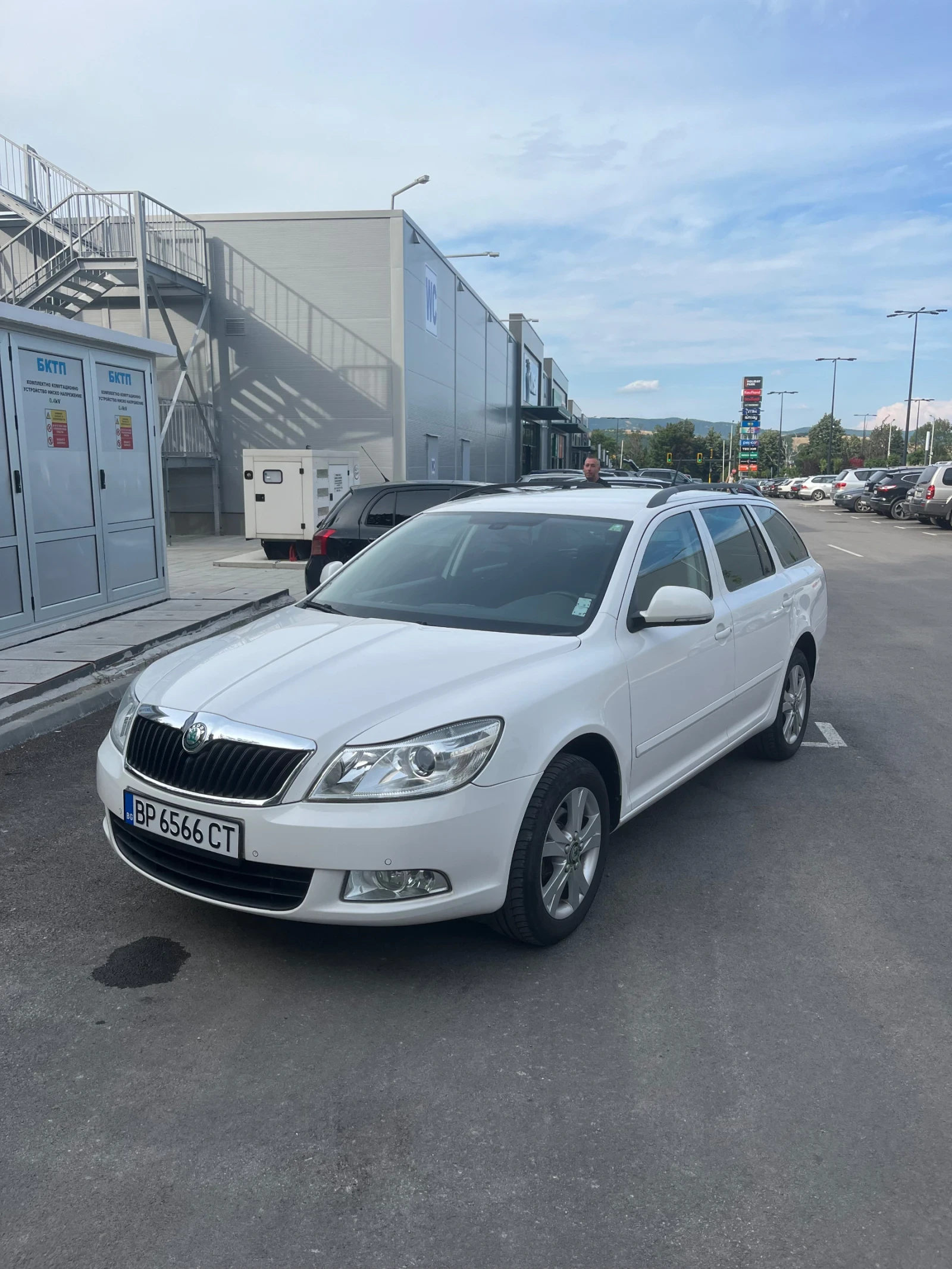 Skoda Octavia 1.6TDI 4x4, снимка 2 - Автомобили и джипове - 55365062