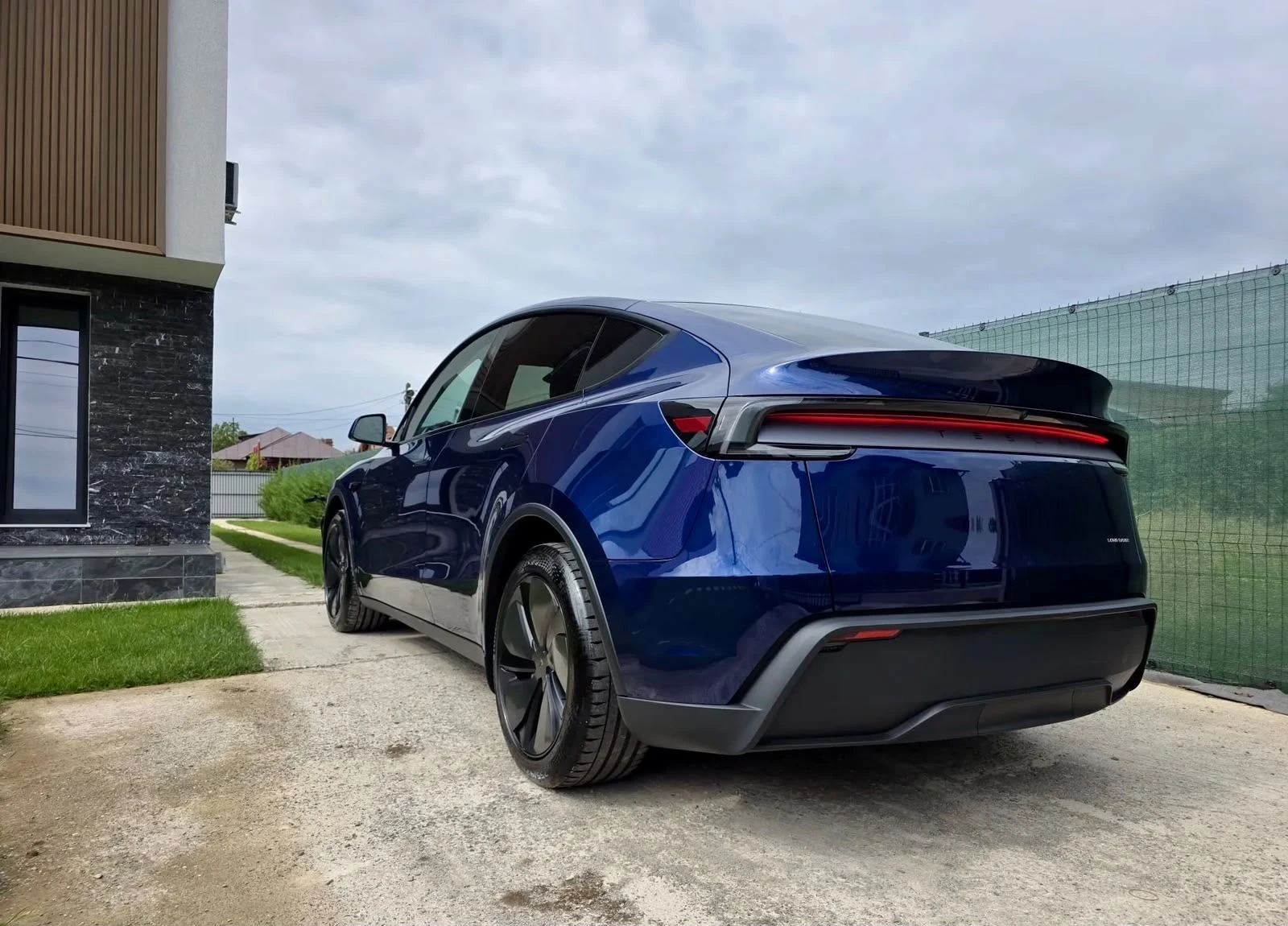 Tesla Model Y LONG RANCE PREMIUM RWD!!!, снимка 8 - Автомобили и джипове - 55681971