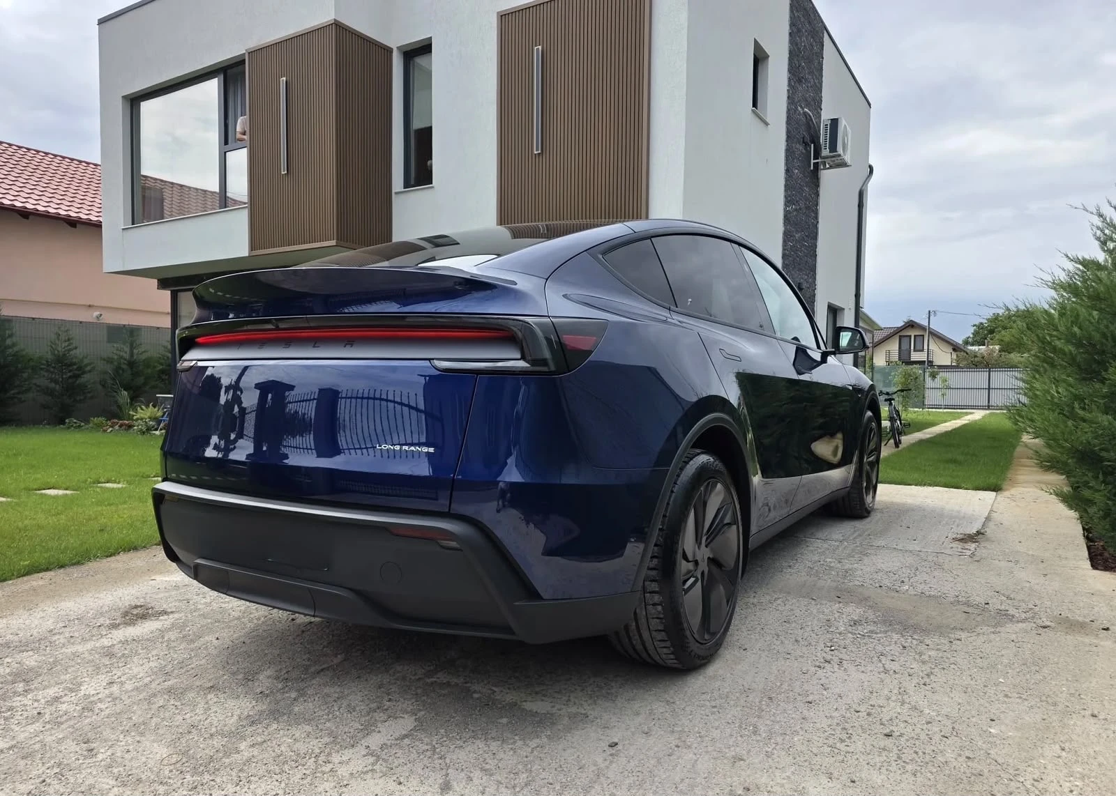 Tesla Model Y LONG RANCE PREMIUM RWD!!!, снимка 4 - Автомобили и джипове - 55681971