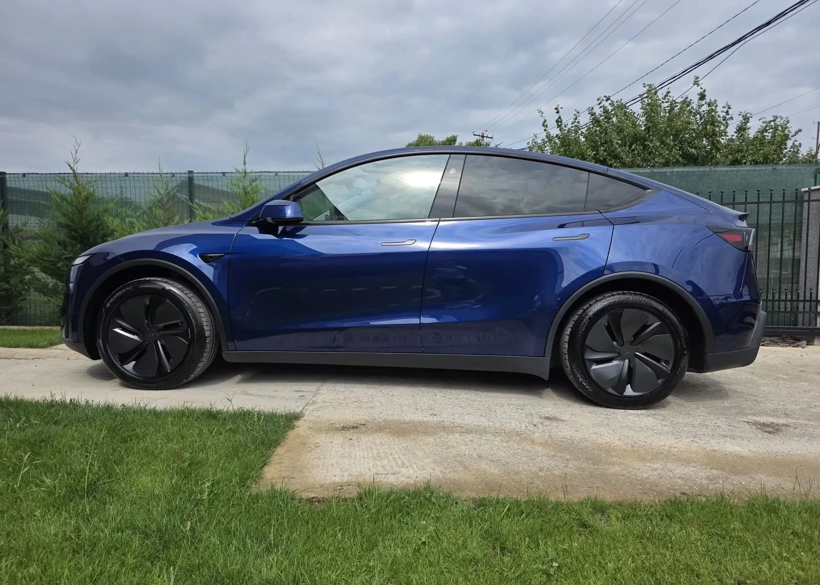 Tesla Model Y LONG RANCE PREMIUM RWD!!!, снимка 3 - Автомобили и джипове - 55681971