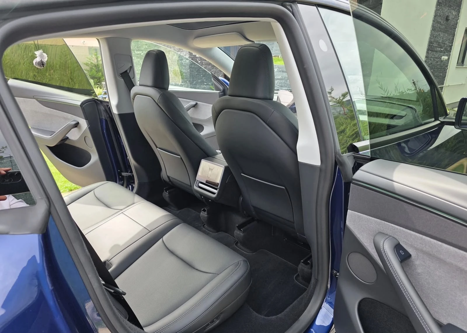 Tesla Model Y LONG RANCE PREMIUM RWD!!!, снимка 10 - Автомобили и джипове - 55681971