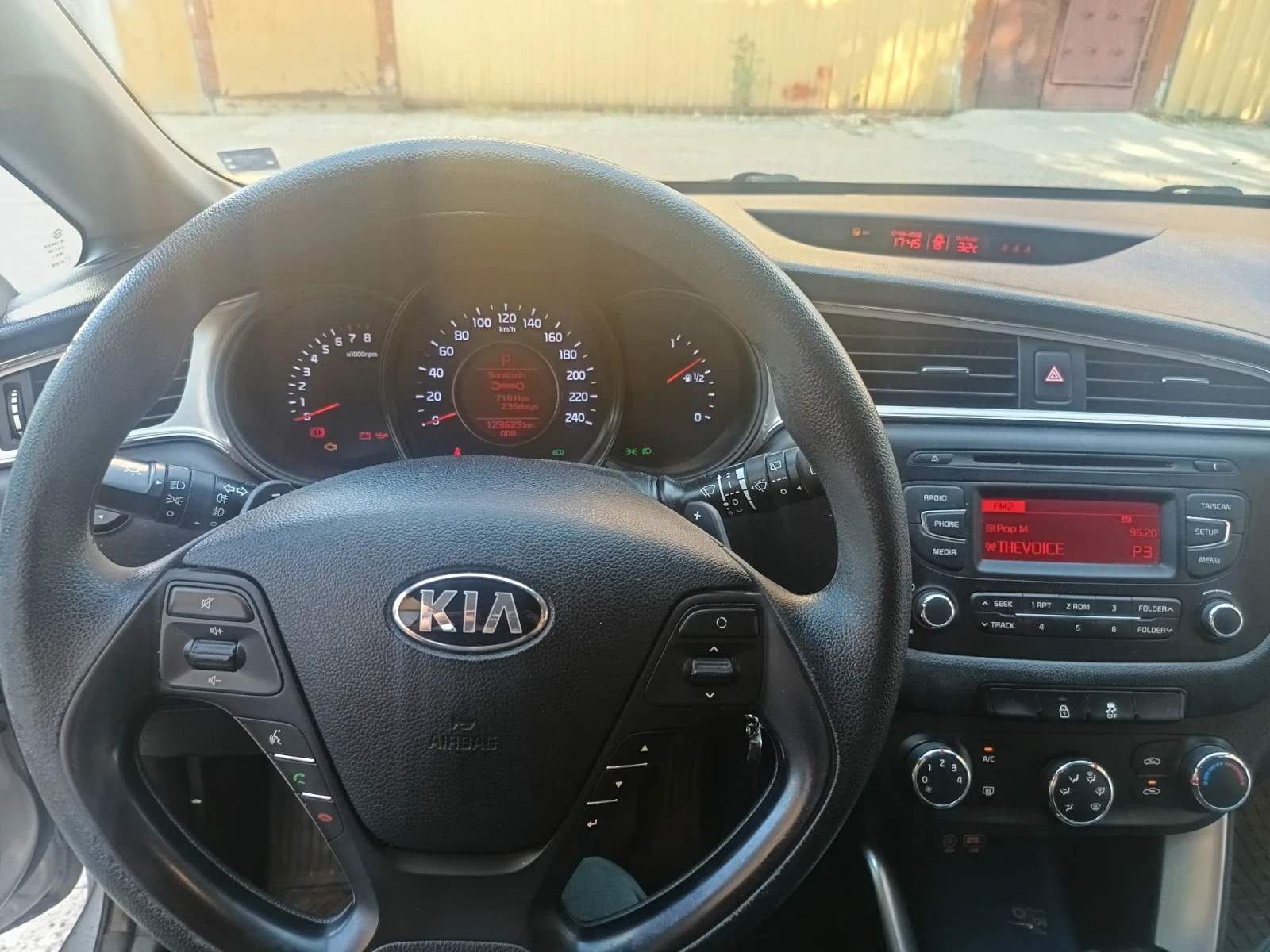 Kia Ceed, снимка 3 - Автомобили и джипове - 56130016