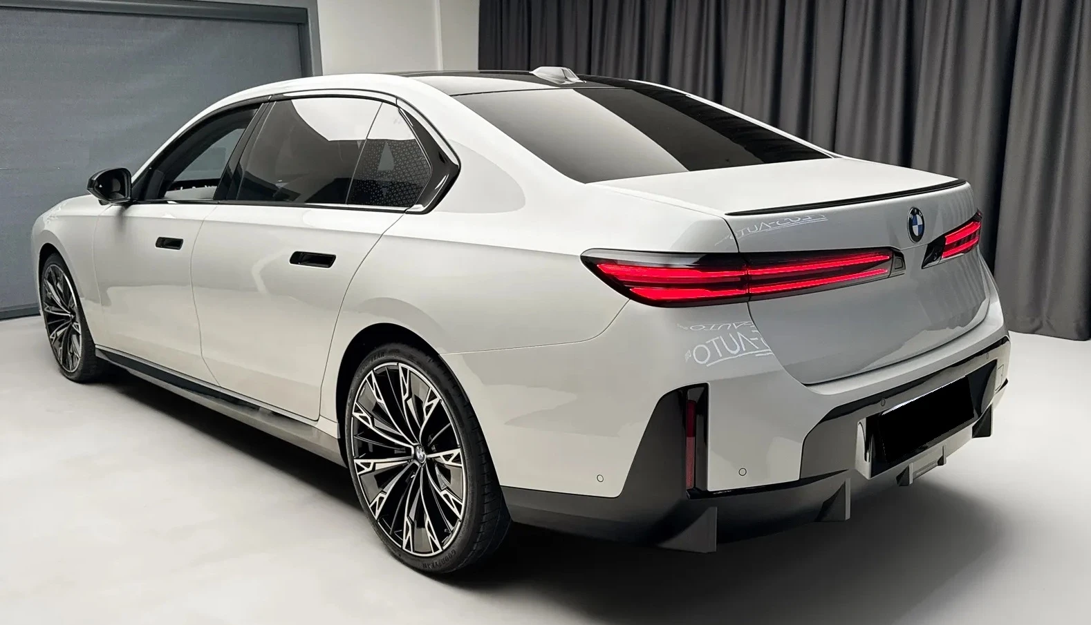BMW 740 xDrive M Sport Paket, снимка 5 - Автомобили и джипове - 56632606