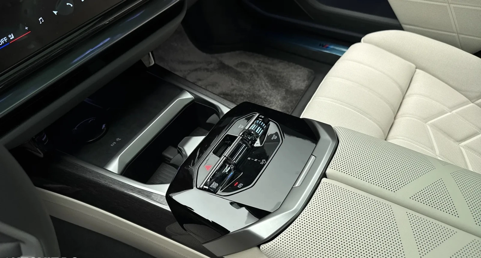 BMW 740 xDrive M Sport Paket, снимка 11 - Автомобили и джипове - 56632606