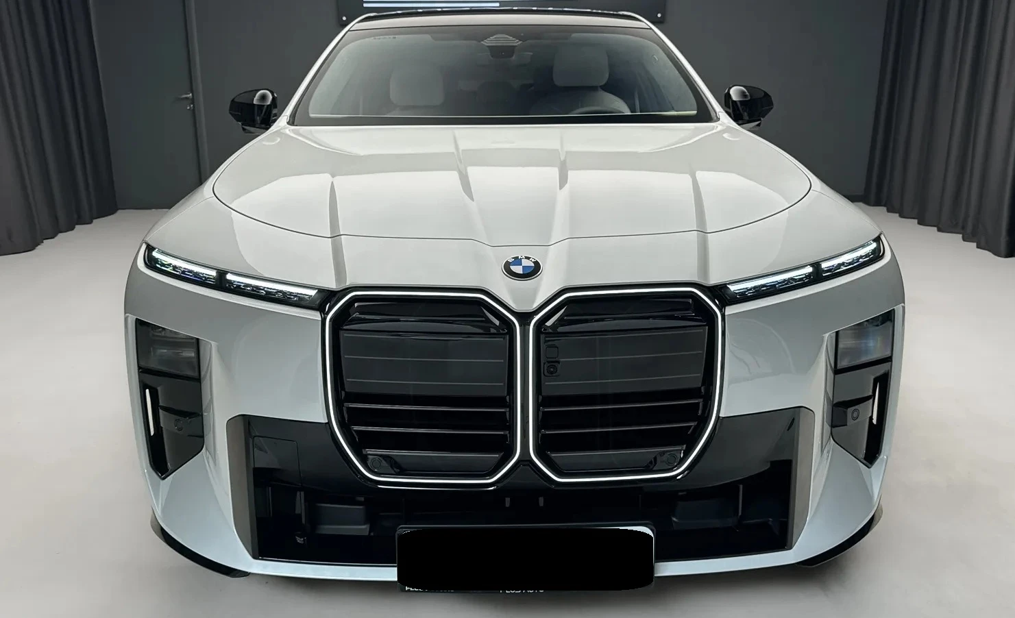 BMW 740 xDrive M Sport Paket, снимка 3 - Автомобили и джипове - 56632606