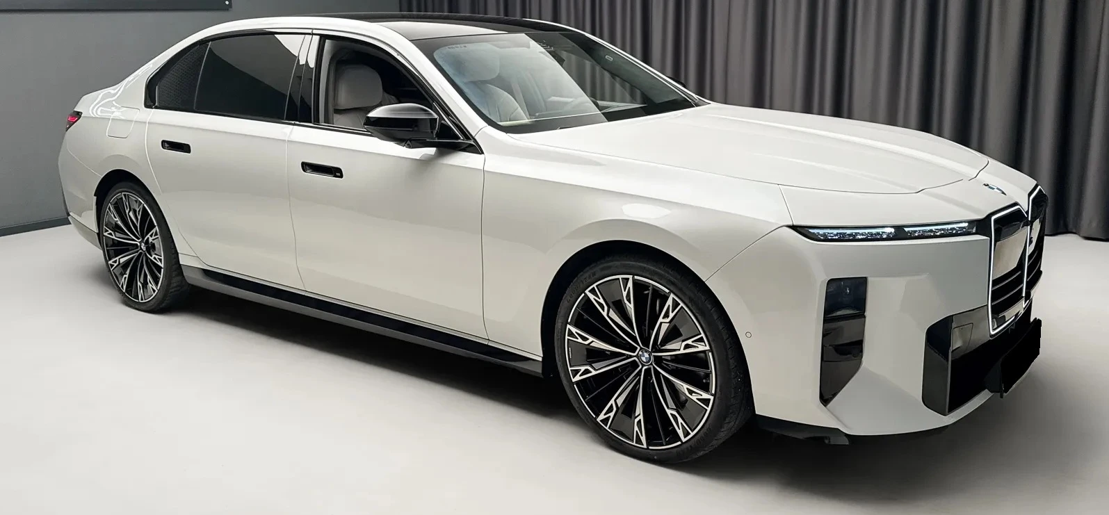 BMW 740 xDrive M Sport Paket, снимка 4 - Автомобили и джипове - 56632606