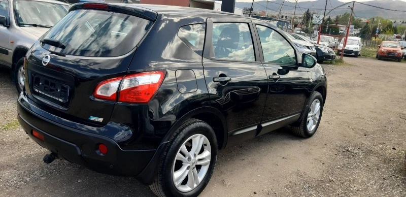 Nissan Qashqai 1.5 дизел, снимка 6 - Автомобили и джипове - 47010094