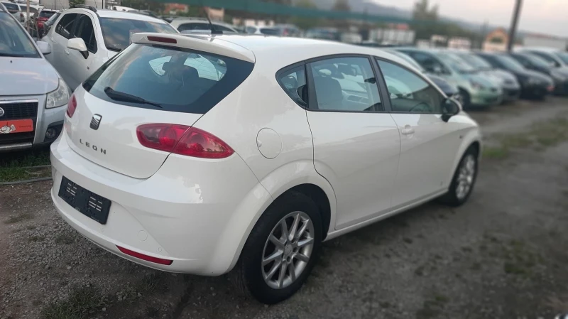 Seat Leon 1.6дизел, снимка 4 - Автомобили и джипове - 52865378