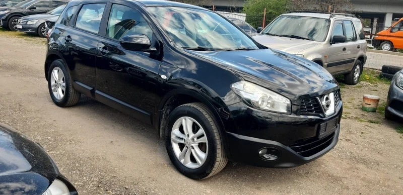 Nissan Qashqai 1.5 дизел, снимка 4 - Автомобили и джипове - 47010094